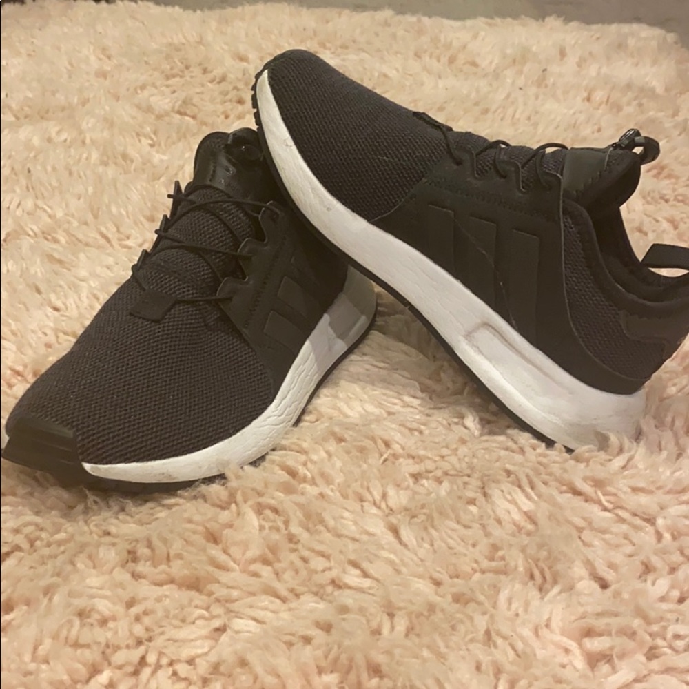 Adidas Tennis Shoes